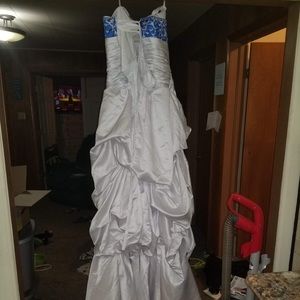 Wedding gown
